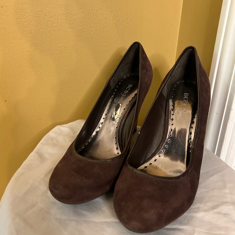 BCBGeneration Brown Suede Heels Classic Pumps